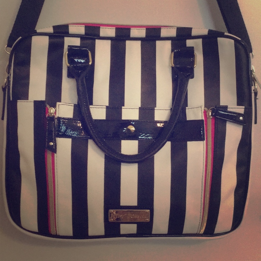Betsy Johnson laptop Messenger bag(NEVER USED)